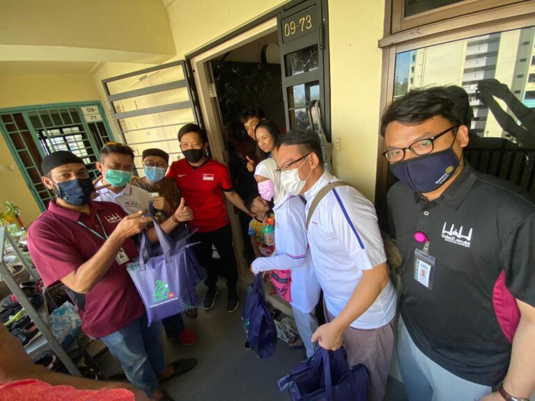 Distributing Korban Meats with Pek Kio CC